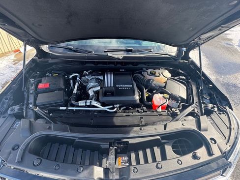 Used 2022 Chevrolet Suburban High Country image 11