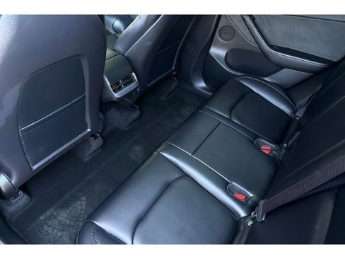 Used 2022 Tesla Model Y Long Range AWD/4WD image 13