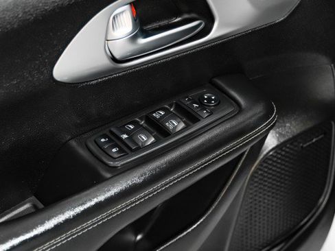 Used 2019 Chrysler Pacifica Limited w/ Advanced Safetytec Group image 42