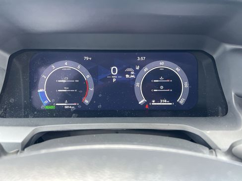 Used 2025 Toyota Tacoma Limited AWD/4WD image 17