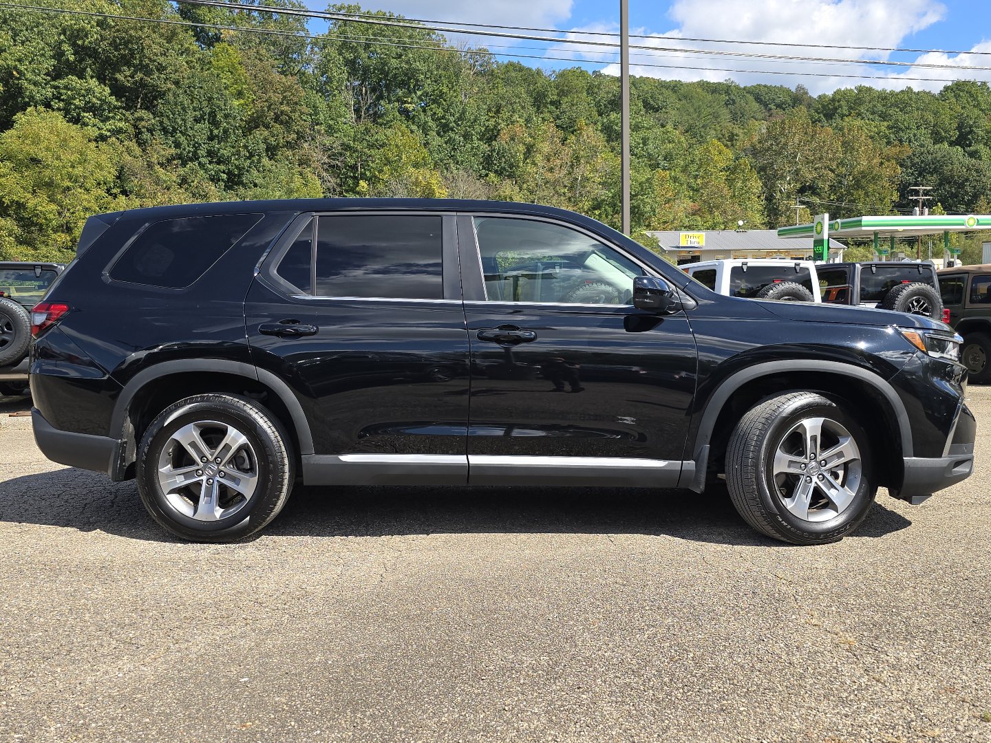Used 2025 Honda Pilot EX-L image 18