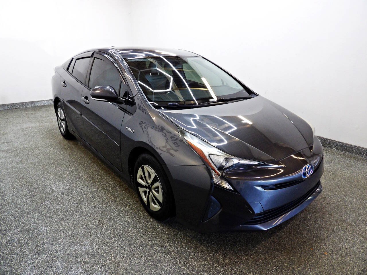 Used 2016 Toyota Prius Three FWD image 3