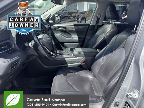 Used 2023 Toyota Highlander Limited image 10