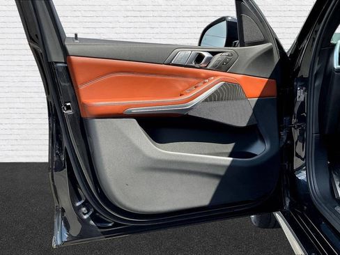 Used 2022 BMW X7 xDrive40i w/ M Sport Package AWD/4WD image 19