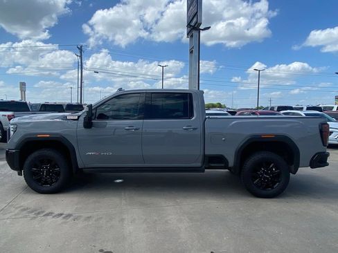Used 2024 GMC Sierra 2500 AT4 w/ AT4 Premium Plus Package AWD/4WD image 2