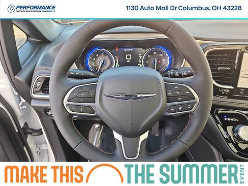 New 2026 Chrysler Pacifica Pinnacle w/ Trailer Tow Group FWD image 24