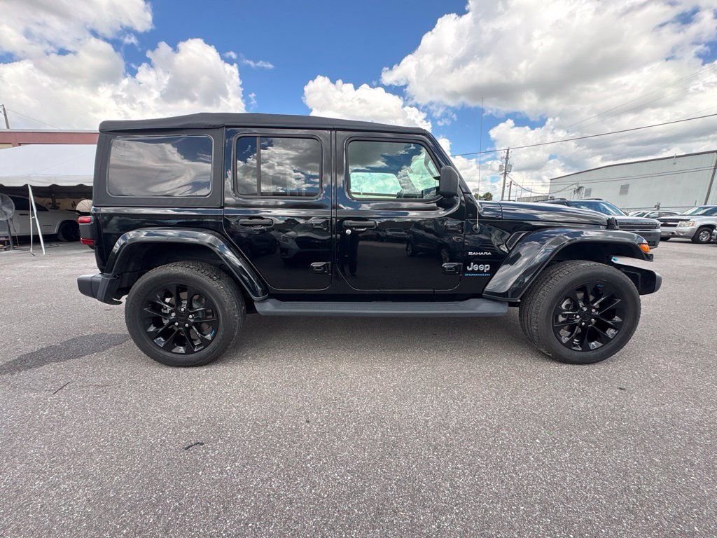 Used 2023 Jeep Wrangler Unlimited Sahara w/ Cold Weather Group AWD/4WD image 2