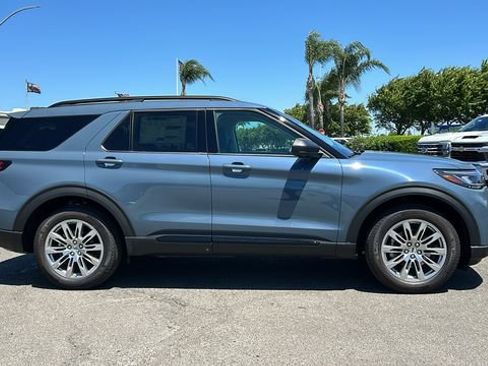 New 2026 Ford Explorer Active w/ Active Comfort Package AWD/4WD image 2