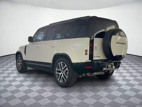 Used 2024 Land Rover Defender 110 X-Dynamic SE AWD/4WD image 3