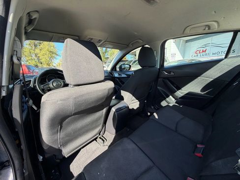 Used 2018 MAZDA MAZDA3 Sport image 12