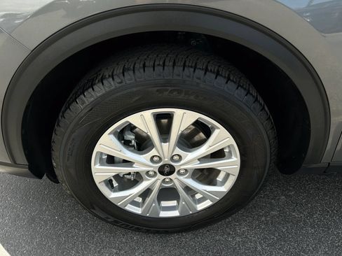 Used 2023 Ford Escape Active w/ Tech Pack #1 AWD/4WD image 9
