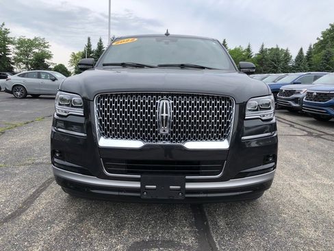 Used 2022 Lincoln Navigator Reserve image 2