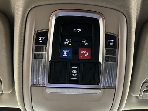 Used 2022 RAM 1500 Laramie AWD/4WD image 29