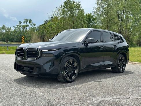 Certified 2023 BMW XM w/ M Driver's Package AWD/4WD image 3