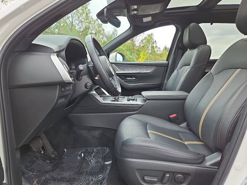 Certified 2025 MAZDA CX-90 3.3 Turbo S w/ Premium Package image 13