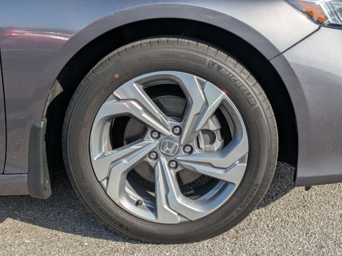 Used 2020 Honda Accord EX image 11