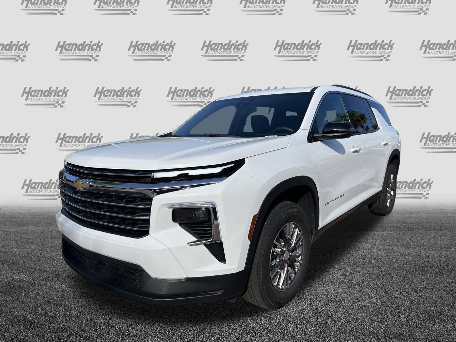 Used 2025 Chevrolet Traverse LT FWD image 5