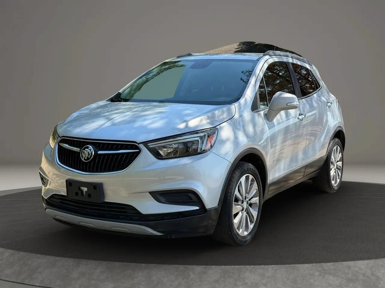 Used 2018 Buick Encore Preferred FWD image 2