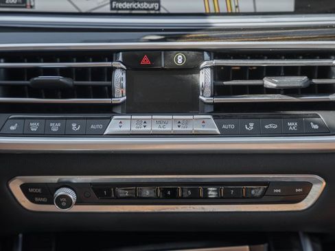 Used 2020 BMW X7 xDrive40i w/ Premium Package image 25