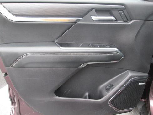 Certified 2025 GMC Acadia Elevation image 9