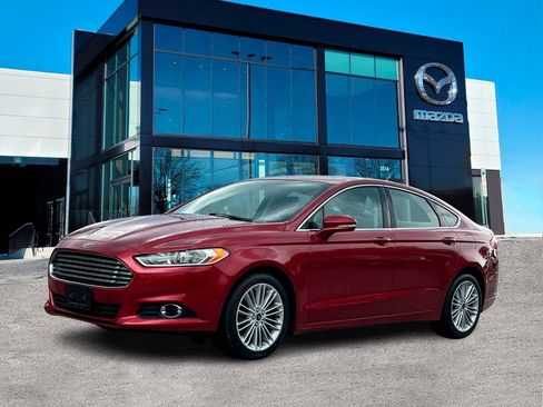 Used 2014 Ford Fusion SE w/ Equipment Group 202A FWD image 4
