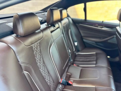 Used 2018 BMW M550i xDrive image 19