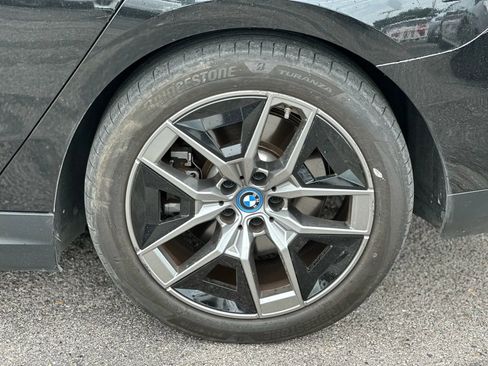 Used 2024 BMW i5 eDrive40i image 25