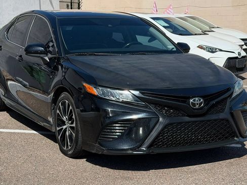 Used 2020 Toyota Camry SE FWD image 5