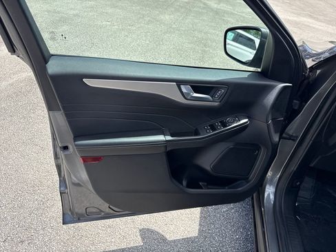 Used 2022 Ford Escape SEL image 14