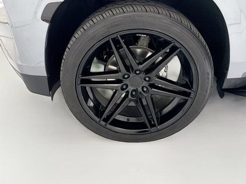 Used 2022 Chevrolet Tahoe RST w/ Luxury Package AWD/4WD image 29