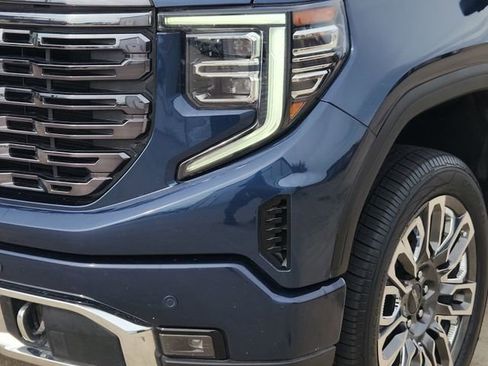 Used 2023 GMC Sierra 1500 Denali Ultimate AWD/4WD image 9