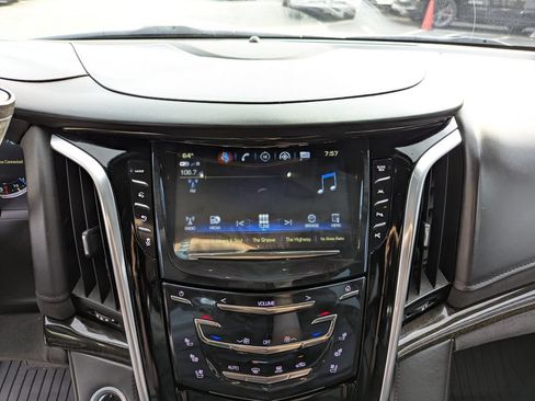 Used 2020 Cadillac Escalade Platinum AWD/4WD image 22