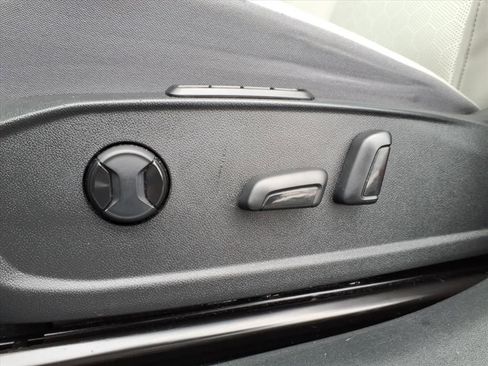 Used 2021 Volkswagen ID.4 Pro S image 4