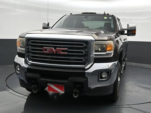 Used 2016 GMC Sierra 2500 SLE w/ SLE Preferred Package AWD/4WD image 9