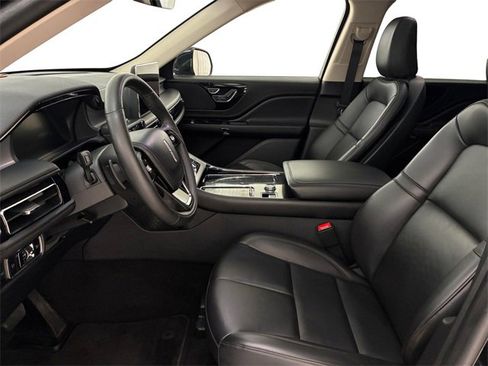 Used 2023 Lincoln Aviator AWD w/ Premium Package image 12