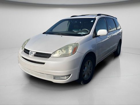 Used 2005 Toyota Sienna XLE image 8