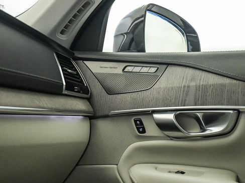 Certified 2023 Volvo XC90 B6 Ultimate w/ Protection Package Premier AWD/4WD image 23