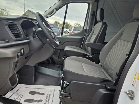 New 2026 Ford Transit 250 148 Medium Roof RWD image 10