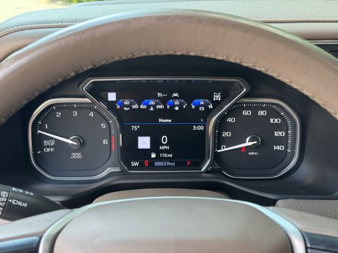 Used 2021 GMC Yukon Denali w/ Denali Ultimate Package AWD/4WD image 39