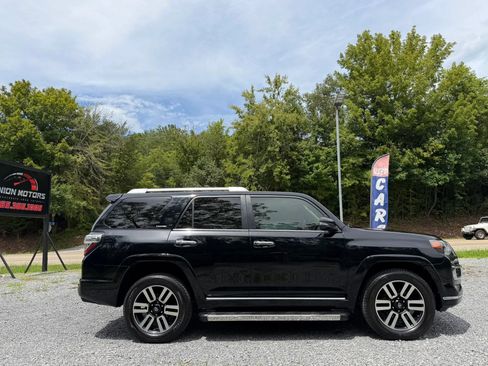 Used 2018 Toyota 4Runner Limited AWD/4WD image 7