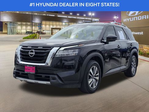 Used 2023 Nissan Pathfinder SL image 2