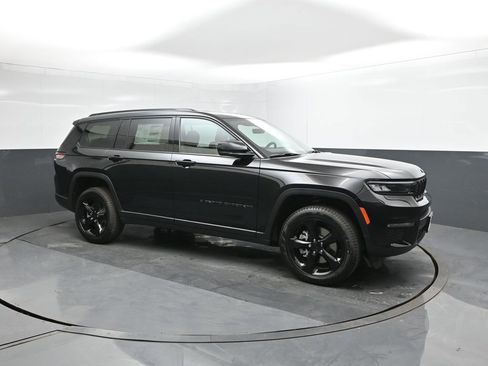 New 2025 Jeep Grand Cherokee L Limited w/ Black Appearance Package image 17