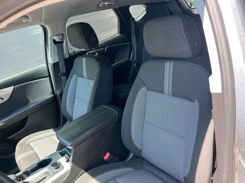 Used 2025 Chevrolet Blazer LT image 31