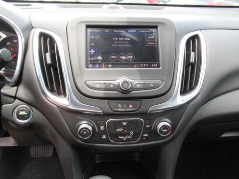 Used 2022 Chevrolet Equinox LT FWD image 24