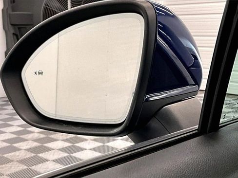 Used 2023 Buick Envision Avenir image 34