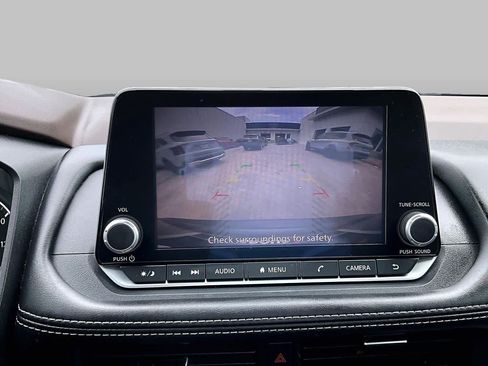 Used 2023 Nissan Rogue S FWD image 28