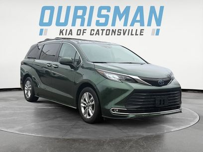 Used 2022 Toyota Sienna XLE