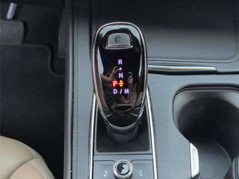 Used 2025 Cadillac XT4 Premium Luxury FWD image 20