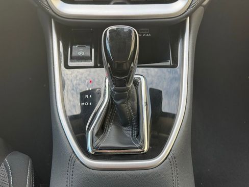 Used 2023 Subaru Outback Premium image 19