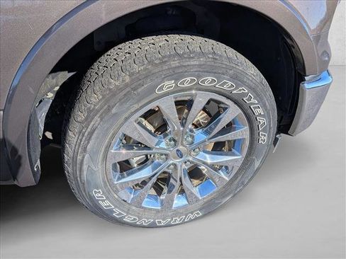 Used 2017 Ford F150 Lariat image 22